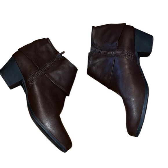 Bass Brown Leather Booties Size 8 M - Picture 3 of 6